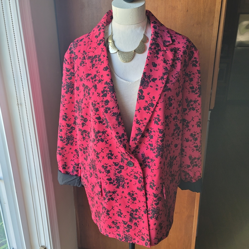 Open Edit Chic Women's Floral Blazer in Red and Black Size L